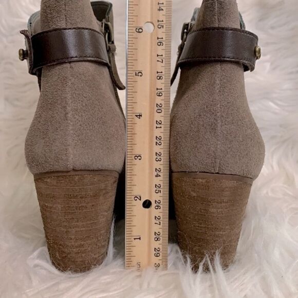 🍁SALE $14🍁 TREASURE & Bond Ankle bootie stacked heels zip closure suede sz 6 - Picture 9 of 9
